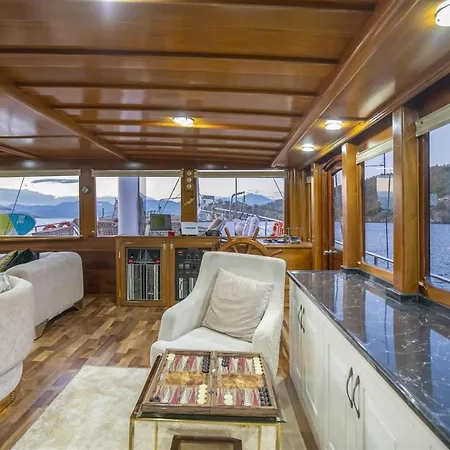 Blue Leaf Botel Fethiye